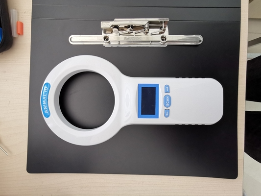 원활한 통합 및 데이터 전송을 위한 다용도 및 내구성 RFID 마이크로칩 온도 스캐너